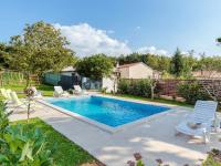 Bazén v ubytovaní Holiday Home Sonja by Interhome alebo v jeho blízkosti