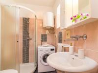 Kúpeľňa v ubytovaní Holiday Home Sonja by Interhome