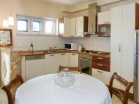 Kuchyň nebo kuchyňský kout v ubytování Apartment Matko by Interhome
