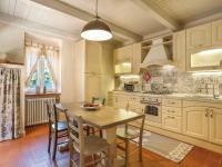 Kuchyňa alebo kuchynka v ubytovaní Holiday Home Piero by Interhome