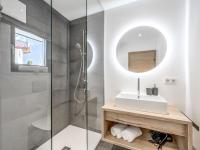 Kúpeľňa v ubytovaní Apartment Gartenapartment by Interhome