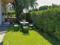 Vonkajšia záhrada v ubytovaní Apartment Renata by Interhome