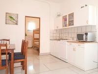 Kuchyňa alebo kuchynka v ubytovaní Holiday Home Golic by Interhome