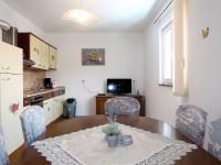 Kuchyňa alebo kuchynka v ubytovaní Holiday Home Golic by Interhome