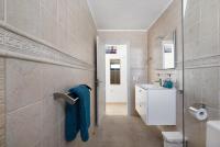 A bathroom at Apt 2 Las Palmeras iii Lanzarote