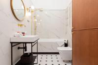 Kúpeľňa v ubytovaní LUX Golden Apartment Praga Kępna by Renters Prestige