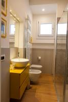 Kúpeľňa v ubytovaní luxurious and quiet apartment in the lively heart of Venice