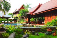 Zahrada ubytování Ruenkanok Thaihouse Resort
