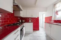 Kuchyň nebo kuchyňský kout v ubytování Fortified Home Rochester