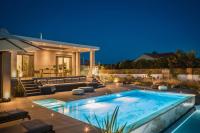 Bazén v ubytování Helios Luxury Villas Private and Superior nebo v jeho okolí