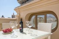 Nápoje v ubytování Felix Saenz Penthouse in Malaga by Solaga Holiday Homes