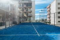 Tenis alebo squash v ubytovaní Apartamento Mairena alebo jeho okolí