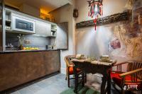 Kuchyň nebo kuchyňský kout v ubytování Suite Opium Den by Justine Apartments Apartamento turístico en Madrid Río