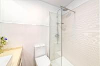 A bathroom at Mira Apartment in Malaga by Solaga Holiday Homes