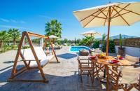 Bazén v ubytování Zante Sunny Villa II nebo v jeho okolí