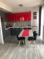 Kuchyňa alebo kuchynka v ubytovaní Apartament Metropolia typu deluxe, free WiFi, FV