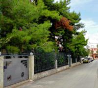 The surrounding neighborhood or a neighborhood close to a hosteleket