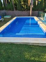 The swimming pool at or close to Roche Pinos Verdes
