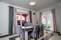 Posezení v ubytování Apartment in Lopar with balcony, air conditioning, WiFi, washing machine (4885-1)