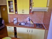 Kuchyňa alebo kuchynka v ubytovaní Apartments in Jasenice 41709