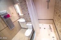A bathroom at The Pearl Apartment Varna