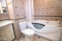 A bathroom at The Pearl Apartment Varna