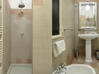 A bathroom at Bacone Liberty Vittoria by Halldis