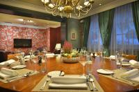 Telewizja i/lub zestaw kina domowego w obiekcie Marrol's Boutique Hotel