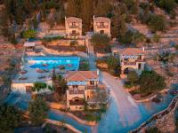 Bazén v ubytovaní Strofilia Authentic Villas alebo v jeho blízkosti