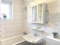 Kúpeľňa v ubytovaní Mountain View 1-Bedroom Apartment-Top 1