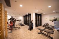 The fitness centre and/or fitness facilities at abba Sevilla