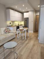 Kuchyňa alebo kuchynka v ubytovaní Sweet Apartment vis-a-vis Medicover and Paley Institute
