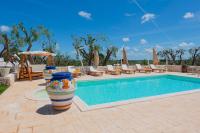 The swimming pool at or close to Trullo Lillo