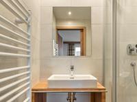 Łazienka w obiekcie Apartment Christoph-2 by Interhome