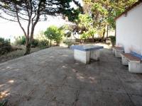 A garden outside Apartment Sulla Scogliera by Interhome