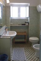 A bathroom at Apartment Sulla Scogliera by Interhome