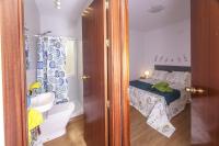 A bathroom at Sea & Wave Don Cristian Apartment