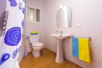 A bathroom at Sea & Wave Don Cristian Apartment