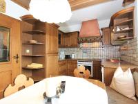 Kuchnia lub aneks kuchenny w obiekcie Apartment Am Ziller by Interhome
