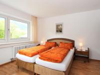 Łóżko lub łóżka w pokoju w obiekcie Apartment Am Ziller by Interhome