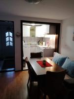 Kuchyňa alebo kuchynka v ubytovaní Apartman Ris Gorski Kotar Crni Lug