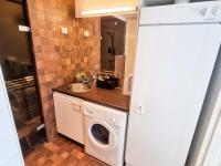 Kuchyň nebo kuchyňský kout v ubytování Villa Halla - 8 henkilölle, HimosYkkösen alue, 76m²+36m²