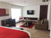 Best Western Plus 93 Park Hotelにあるテレビまたはエンターテインメントセンター