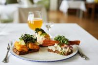 Jídlo v hotelu nebo okolí