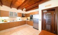Kuchyňa alebo kuchynka v ubytovaní Villa Stelios Private Pool