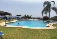 Bazén v ubytovaní Stunning sea views pool garden alebo v jeho blízkosti