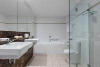 Meriton Suites World Tower, Sydneyにあるバスルーム