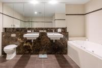 Meriton Suites World Tower, Sydneyにあるバスルーム