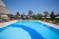 Bazén v ubytování Titan Select Hotel Ultra All Inclusive nebo v jeho okolí