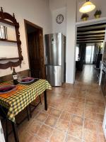 Kuchyň nebo kuchyňský kout v ubytování LOFT Del SOL, Centro del Pueblo con Aire Acondicionado
